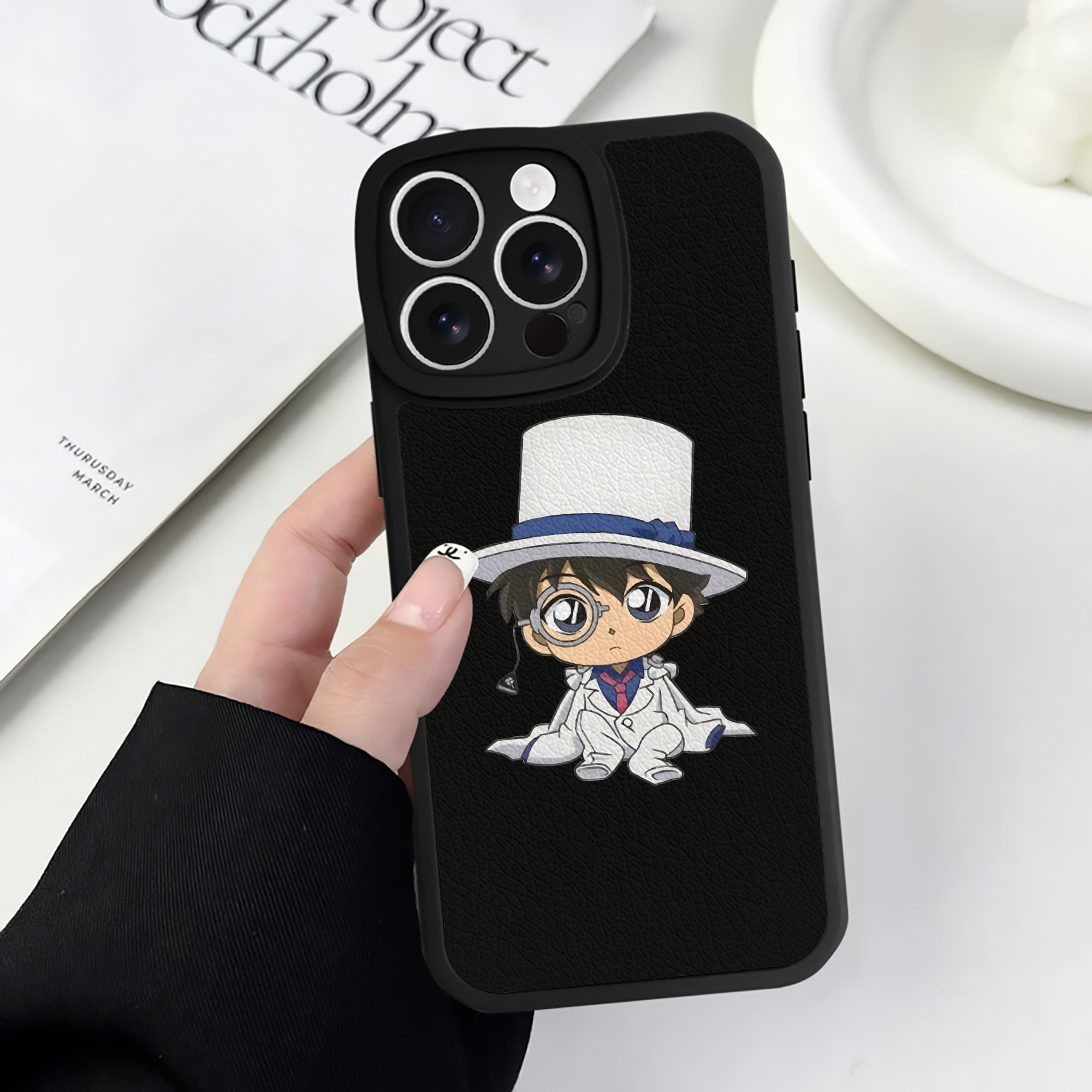 （画像用） 名探偵コナン くろば かいと Detective Conan Kuroba Kaito 【iPhone 16シリーズ対応】シリコンスマホケース（レザー調） 材質：シリコン